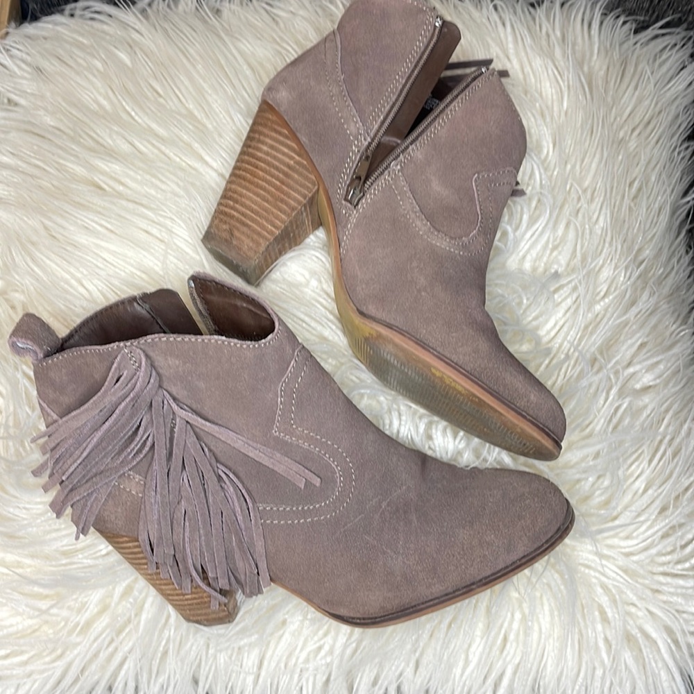 Steve Madden suede fringe booties. Size 9M